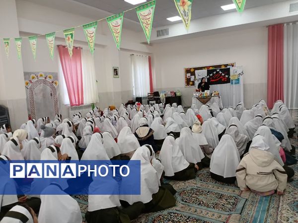 نسیم دانایی در کویر مروست: هفته کتاب و کتاب‌خوانی با شور و نشاط در مدرسه زینب(س) 