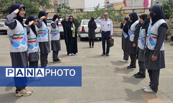 بازدید ارزیاب سازمان دانش‌آموزی کشور از فعالیت‌های مدارس تمام تشکیلاتی استان البرز 