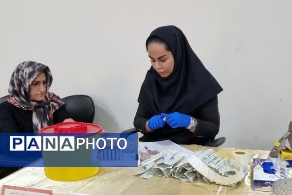 برگزاری پویش سلامت در فرهنگسرای بهشت؛ هدیه‌ای برای سالمندان