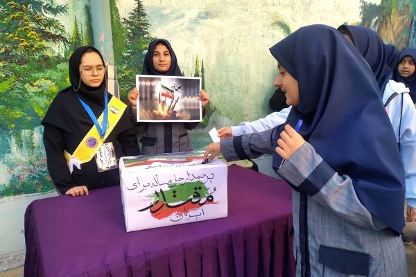 انتخاب نمایندگان شورای دانش‌آموزی در دبیرستان شاهد تکتم ناحیه سه