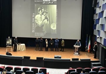 اهدای نشان درخت طلای عباس کیارستمی به عباس یاری/ منتقدی که عاشق سینما است