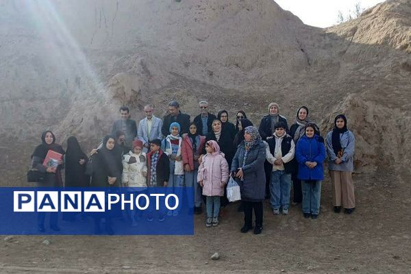 شاهنامه‌خوانی در دل تاریخ؛ بازدید فرهنگی اعضای کارگاه شاهنامه‌خوانی از قلعه ایرج پیشوا