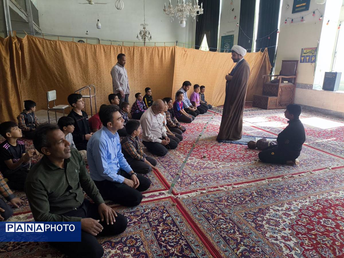 اقامه نماز جماعت به صورت مستمر و روزانه در دبستان شهید نجفی فدافن