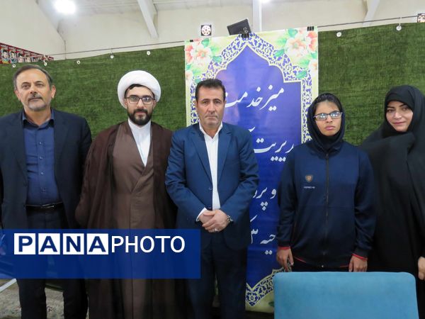 برگزاری میزخدمت آموزش و پرورش در محمدشهر کرج