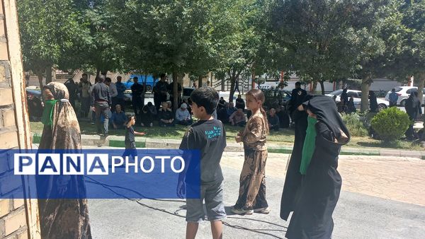آیین سنتی «گل مالی» در روز عاشورا