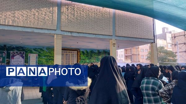 گرامیداشت هفته بسیج دانش آموزی در دبیرستان فیاض 