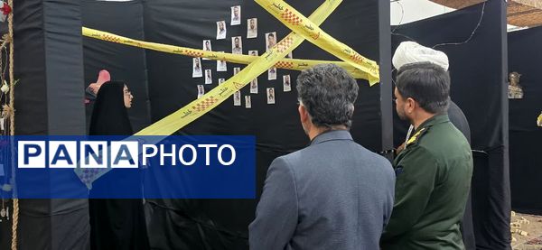 برگزاری نمایشگاه استکبارستیزی در دبیرستان نمونه حضرت معصومه(س) بافق