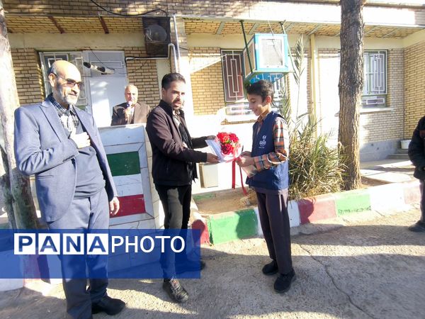 تجلیل از خبرنگار ارشد دبستان شهید پسندیده فدافن