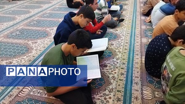 دم دمای اذان و قرائت آیاتی چند از قرآن 