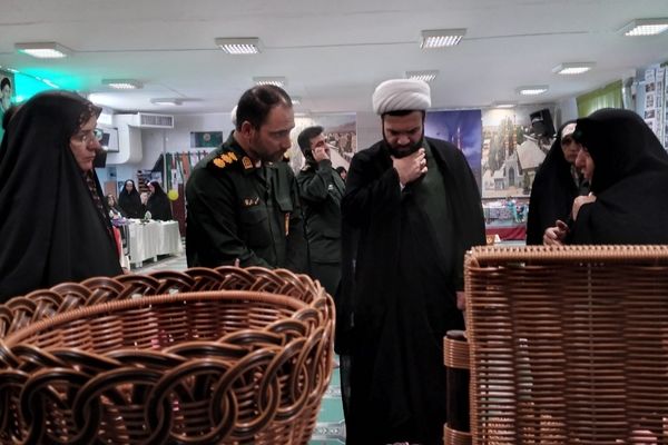 برگزاری جشنواره نمایشگاه اسوه پایگاه بسیج خواهران حضرت زینب(ع)