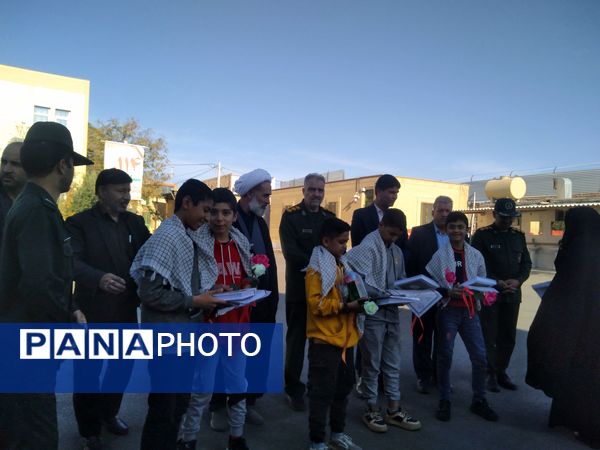 مراسم تجلیل از دانش‌آموزان شهرستان خلیل آباد با کسب رتبه در لیگ علمی پایا