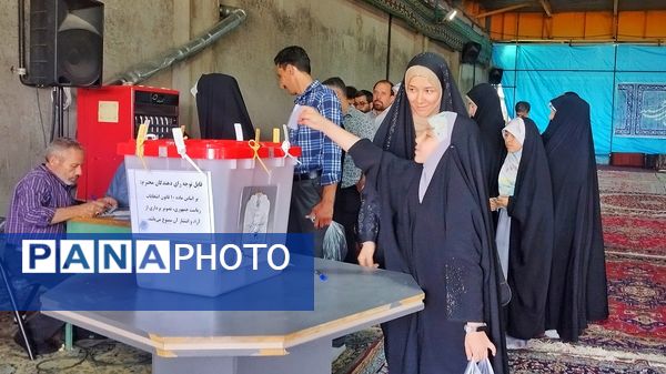 حضور پرشور مردم‌ اشتهارد برای دومین بار در پای صندوق‌های رأی