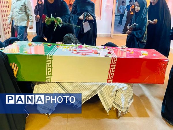 عشق و شور مردم میناب در تشیع پیکر شهدای گمنام