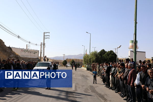 استقبال باشکوه مردم لنده از شهدای گمنام