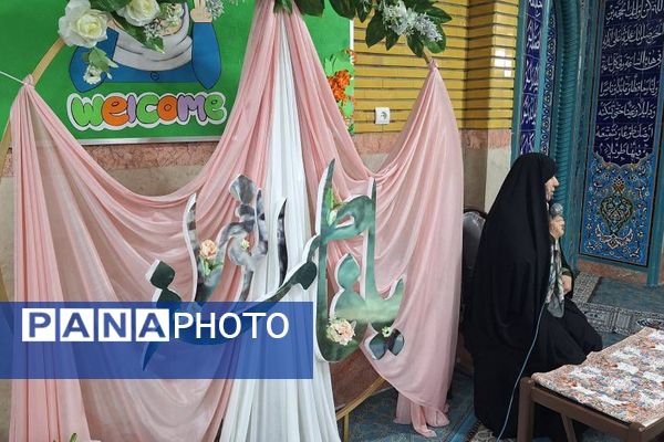 طرح نورانی «هم سجاده با مادر» در دبستان حکمت نبوی ناحیه دو شهرری 