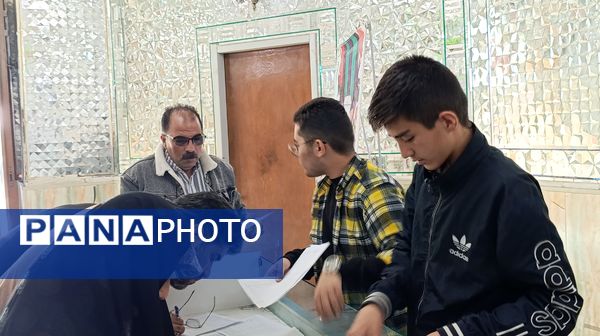 فعالیت دانش آموزان در جلسه انجمن اولیا و مربیان دبیرستان پسرانه متوسطه اول عبدالحسین قفلی