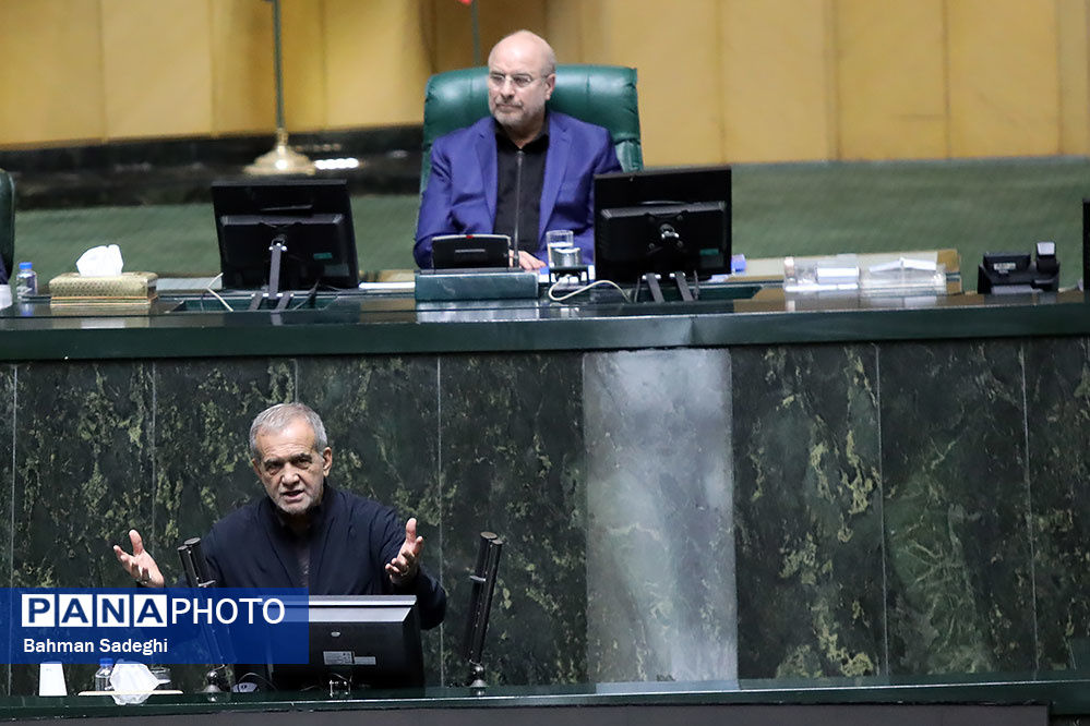 بررسی مسائل اقتصادی در نشست غیرعلنی نمایندگان مجلس با رئیس جمهور