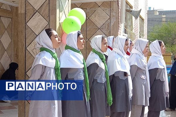 آغاز سال تحصیلی جدید با جشن غنچه‌ها در دبستان شهید باهنر در ملارد