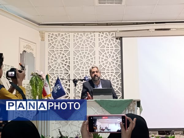 کارگاه خبرنگاری موبایلی با  مدیر عامل خبرگزاری پانا در مشهد 
