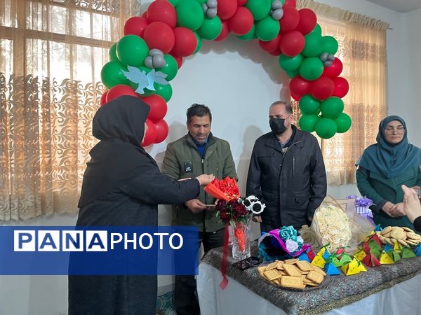 برگزاری مراسمی به‌مناسبت ولادت حضرت علی (ع) و روز پدر در دبستان دخترانه بعثت ۲