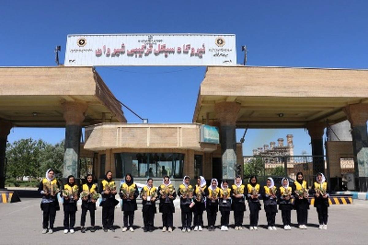 تجلیل از سفیران انرژی برتر نیروگاه سیکل ترکیبی شهرستان شیروان