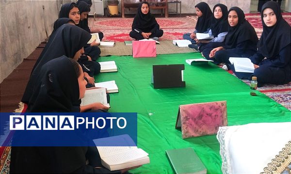 برگزاری محفل انس با قرآن در دبیرستان فیاض