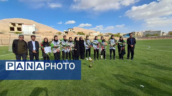 درخشش دختران فارسان بر قله مینیفوتبال کشور