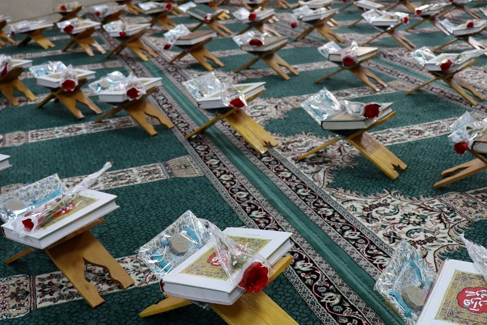 زنگ نماز با شعار «مِهر با مُهر» در مدارس سراسر شهرستان‌های استان تهران 