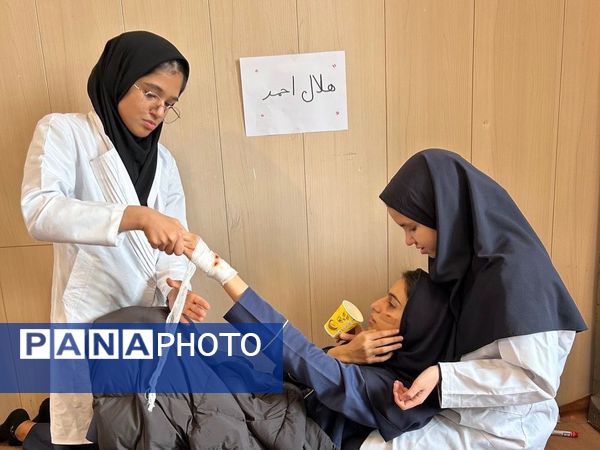  مانور زلزله و ایمنی در مدرسه دخترانه انیس خوش قدم 