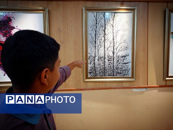 دانش آموزان دبیرستان میثاق از نمایشگاه خط بازدید کردند 