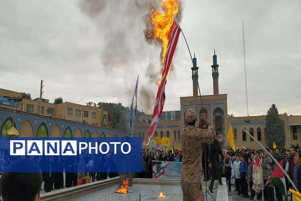 راهپیمایی استکبارستیزی شهرستان پیشوا در روز دانش‌آموز