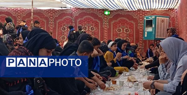 روز اول پیاده روی کاروان نورالرضا به سمت حرم مطهر رضوی
