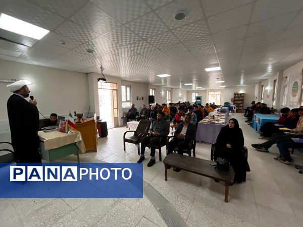 دومین نشست «قاضی در مدرسه» با حضور رئیس دادگستری درگز در هنرستان نوید