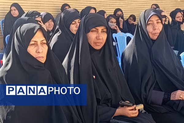 برپایی نمایشگاه "مادرم فاطمه" در دبیرستان مهر نیشابور