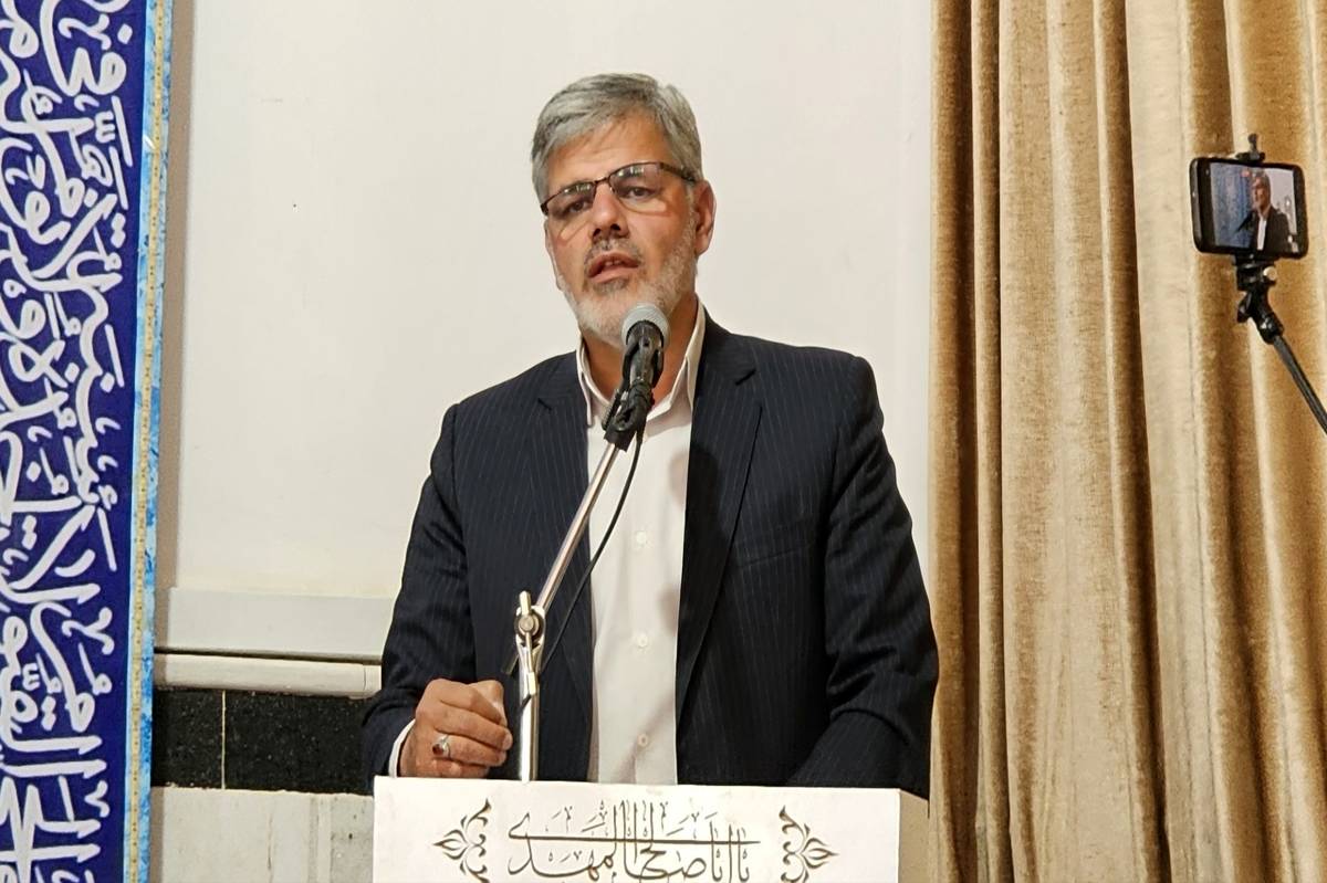 معلمان پرچمداران معنویت در جامعه هستند