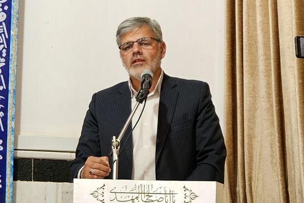 معلمان پرچمداران معنویت در جامعه هستند