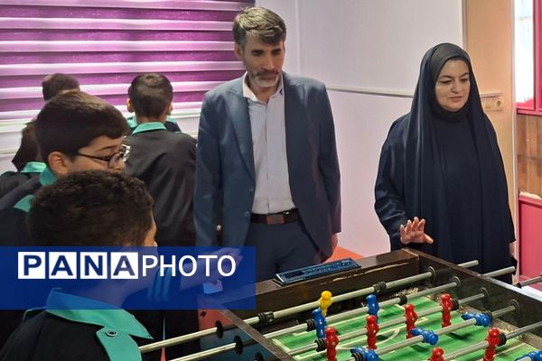 بازدید معاون تربیت بدنی و سلامت اداره کل از اتاق بازی و یادگیری دبستان شاهد شهید قدوسی