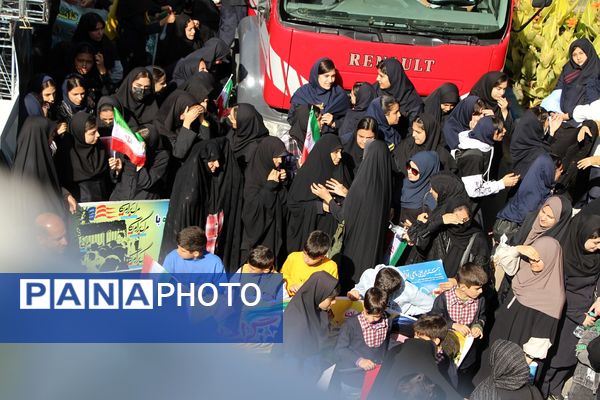 تجلی اقتدار مردم بهارستان در راهپیمایی ۱۳ آبان