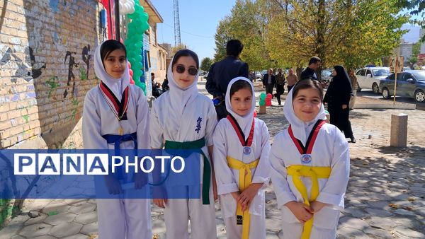 درخشش دختران فارسان بر قله مینیفوتبال کشور