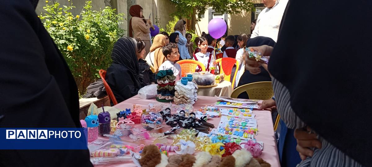 برگزاری بازارچه در پیش دبستانی شور و نشاط آشخانه 