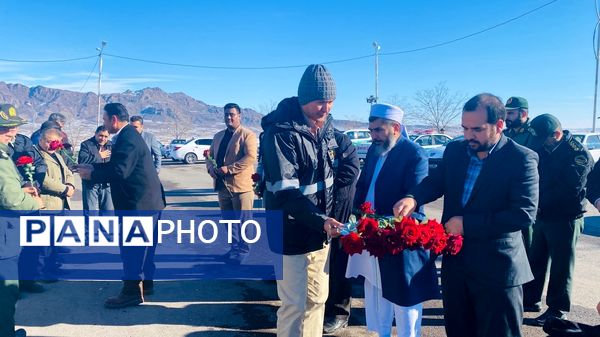 غبار روبی گلزار شهدای گمنام شهرستان باخرز 