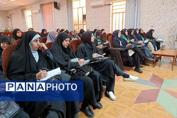 برگزاری کارگاه آموزشی ویژه مربیان پیشتاز ناحیه ۴ شیراز 