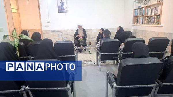 دیدار صمیمانه امامجمعه مروست با خبرنگاران پانا