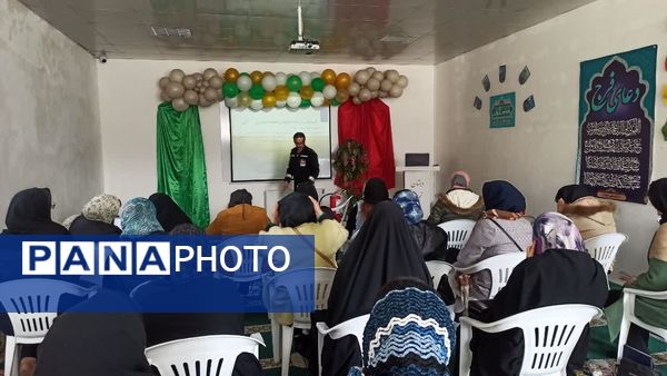 آموزش اطفای حریق به داوطلبان دوام ثامن منطقه ۱۲ مشهد