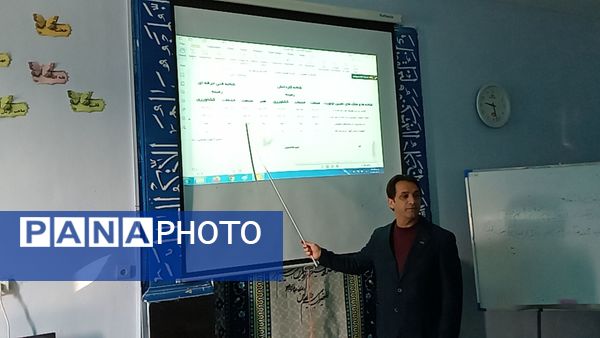 نشست توانمندسازی مدیران؛ گامی به‌سوی هدایت تحصیلی مؤثر در مدارس متوسطه دوره اول ناحیه ۷