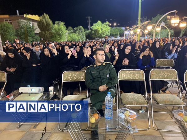 هفته‌ای برای ستایش دانایی؛ جشن معلمان در تالار ملک برگزار شد