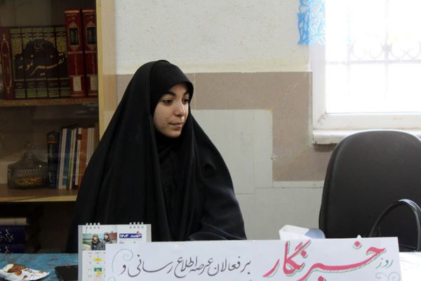 تجلیل معاون پرورشی و تربیت‌بدنی آموزش و پرورش شهرستان سمنان از خبرنگاران فعال پانا