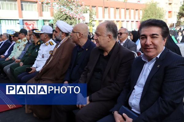 برگزاری آیین متمرکز بازگشایی مدارس در دبیرستان فاطمیه کرج