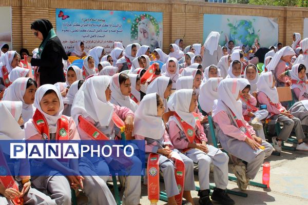 نواختن زنگ سپاس معلم در دبستان دخترانه شاهد نرگس
