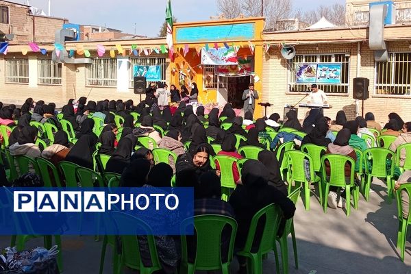 جشن دهه فجر در دبیرستان گلستان آشخانه